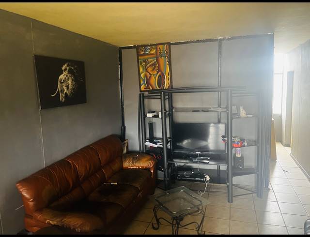 2.5 BEDROOM APARTMENT FOR SALE IN SUNNYSIDE